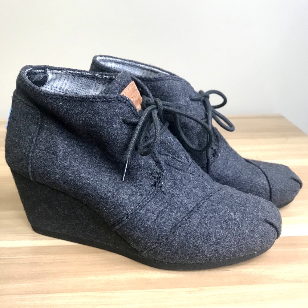 TOMS charcoal desert wedge wool booties, size 7
